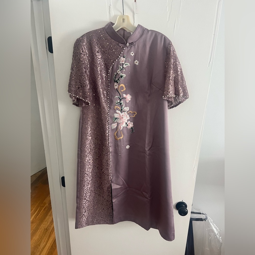 Elegant Purple Midi Dress with Floral Embroidery (Qi Pao)